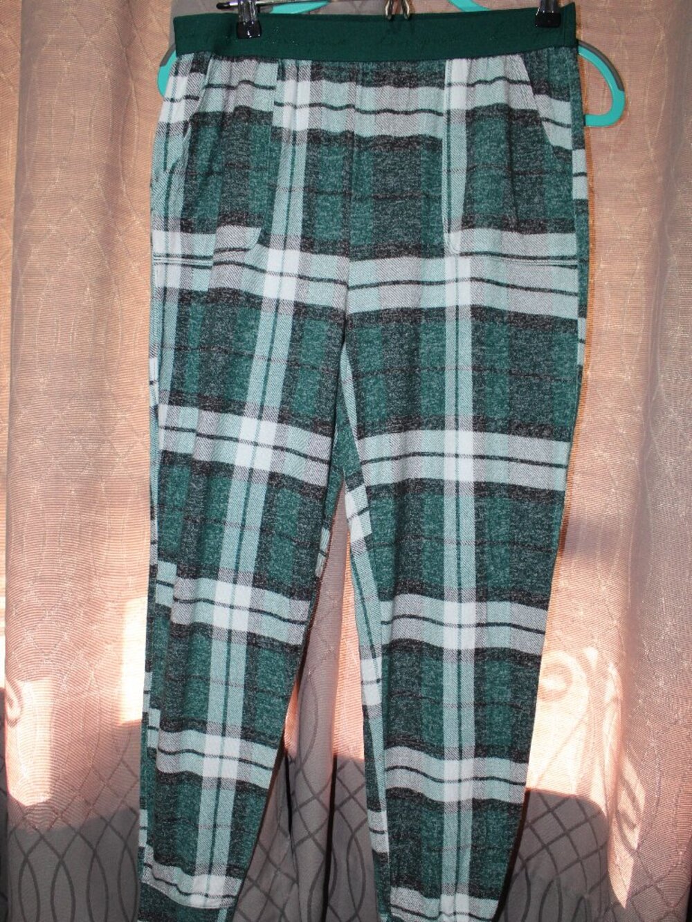 Victoria's Secret Women's Plaid Lounge Pants Green Size Medium